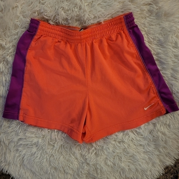 Nike Girls Athletic Shorts - Picture 3 of 6